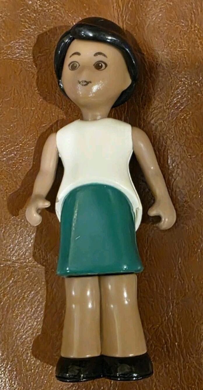 5.5 Inch Vtg African American Little Tikes Mom White Shirt Green Skirt Doll